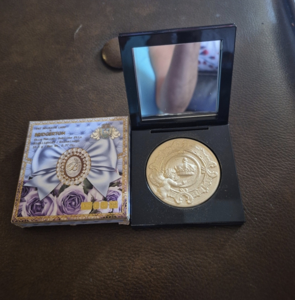 Pat McGrath X Bridgerton Skin Fetish Sublime Skin Highlighter Incadescent Gold